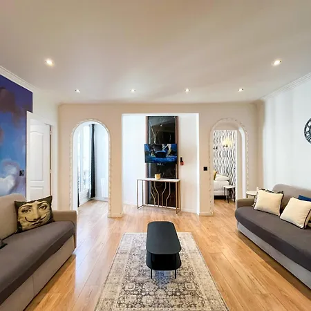 105 - Urban Haussmann Opera *